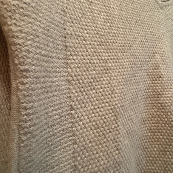 Cashmere V-Neck Sweater Soft Knit Relaxed Fit with front pockets. - Picture 5 of 9
